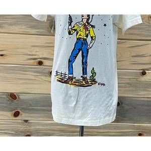 NEW SPIRIT TO A TEE shoot for the stars t shirt in white